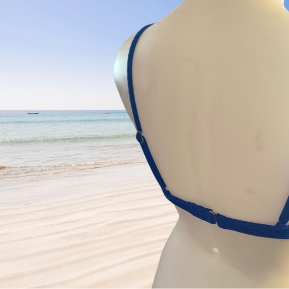 Bikini top size small. NWOT - Picture 2 of 2